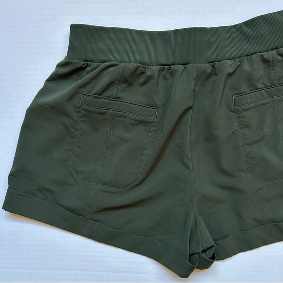 Zella Getaway Cargo Shorts in Army Green Sz M - Picture 4 of 7
